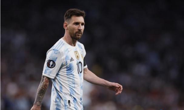 1800年前的催泪弹：为什么一句“臣本布衣”能让现代社畜当场破防？